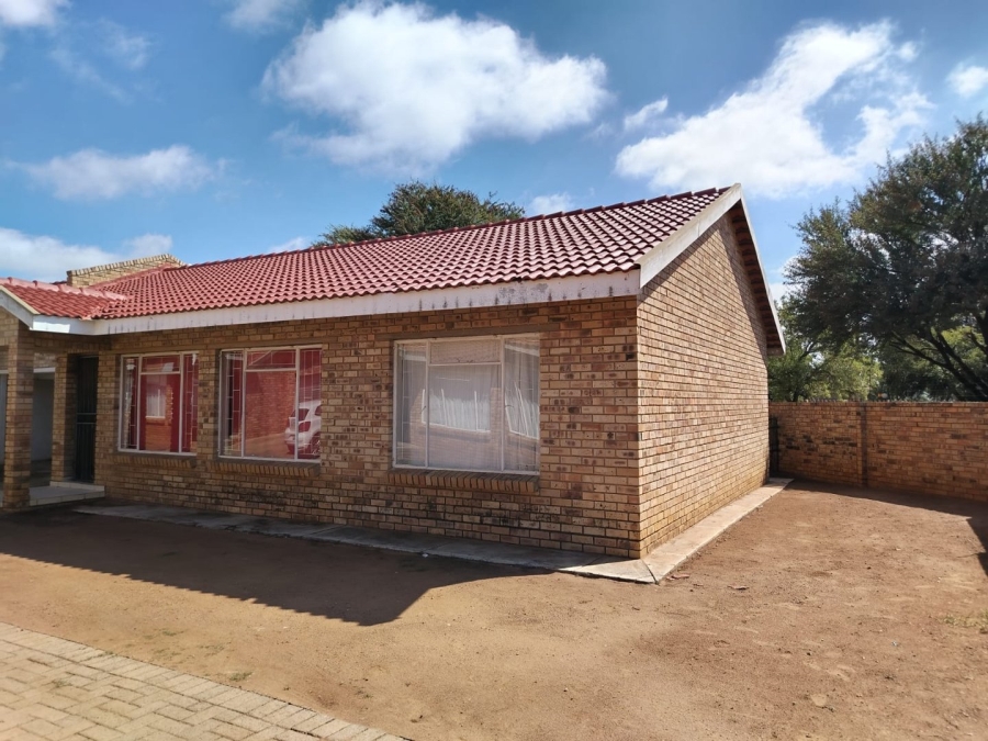 2 Bedroom Property for Sale in Meiringspark North West